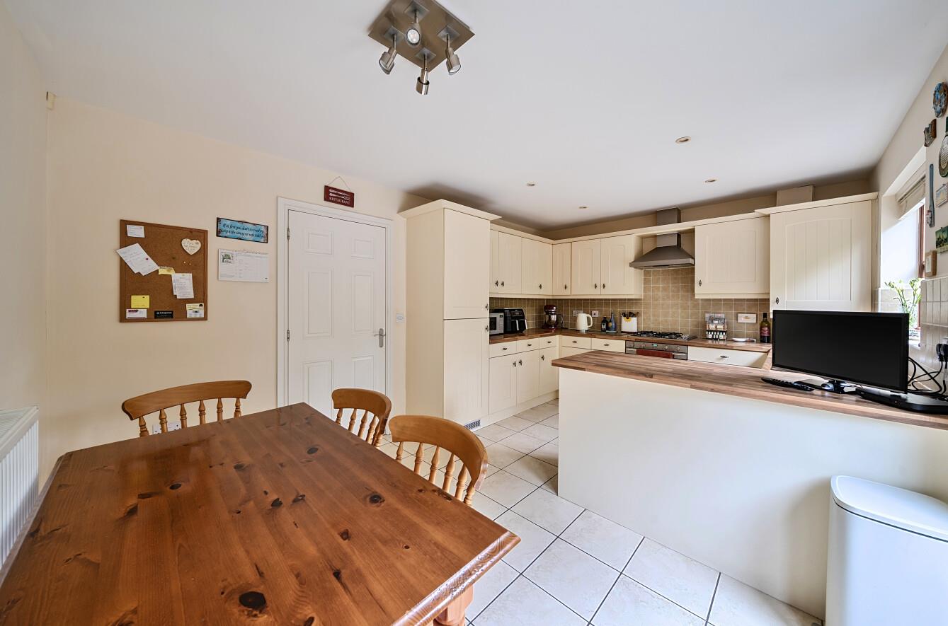 Parc Y Felin, Sketty, Swansea, SA2 8BN